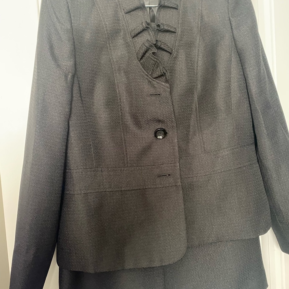 Elegant Gray Blazer